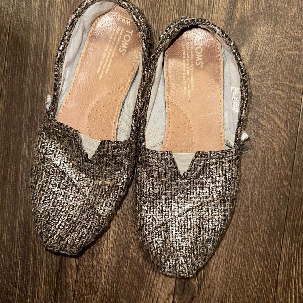 Toms metallic silver & bronze slip on 9.5 basic shoes
